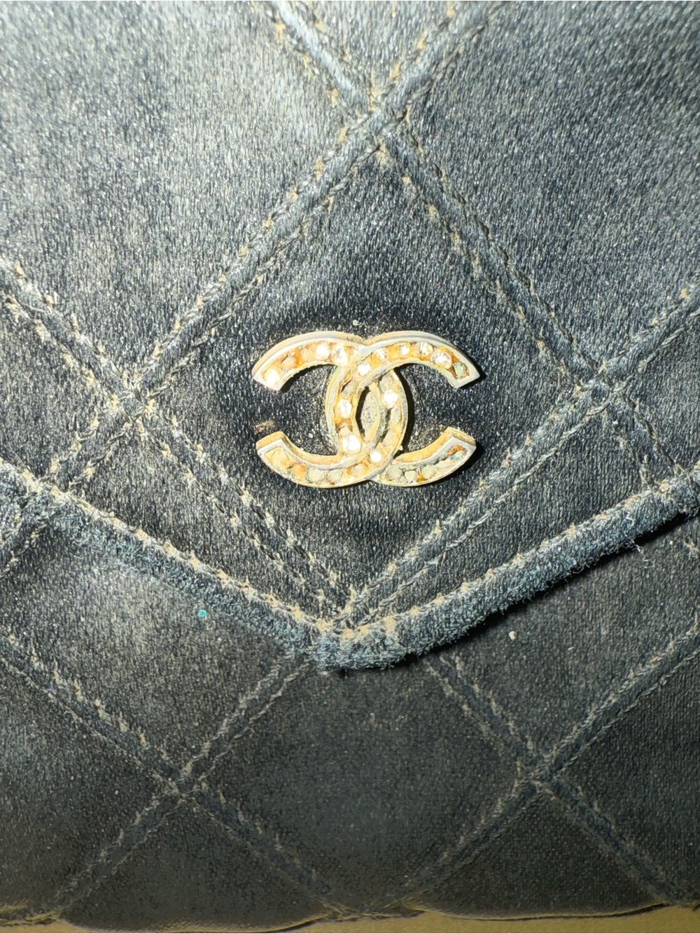 CHANEL Black Quilted Leather Zip Wallet with Authenticity Card - Picture 7 of 8